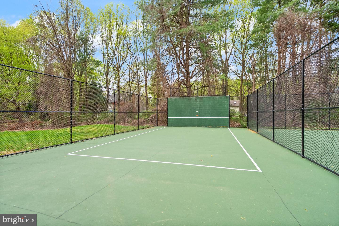 11820 POPES HEAD RD, FAIRFAX, Virginia 22030, 5 Bedrooms Bedrooms, ,4 BathroomsBathrooms,Residential,For sale,11820 POPES HEAD RD,VAFX2234476 MLS # VAFX2234476