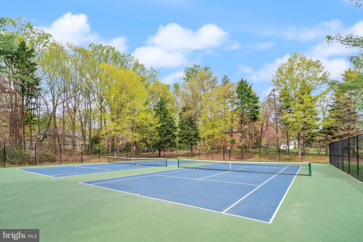 11820 POPES HEAD RD, FAIRFAX, Virginia 22030, 5 Bedrooms Bedrooms, ,4 BathroomsBathrooms,Residential,For sale,11820 POPES HEAD RD,VAFX2234476 MLS # VAFX2234476