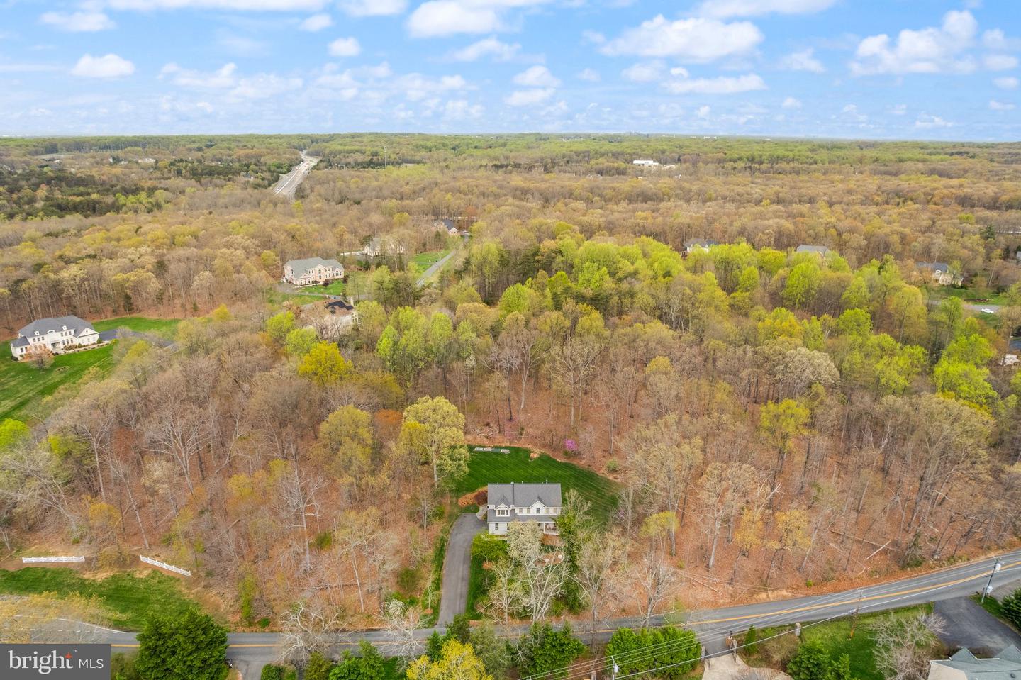 11820 POPES HEAD RD, FAIRFAX, Virginia 22030, 5 Bedrooms Bedrooms, ,4 BathroomsBathrooms,Residential,For sale,11820 POPES HEAD RD,VAFX2234476 MLS # VAFX2234476