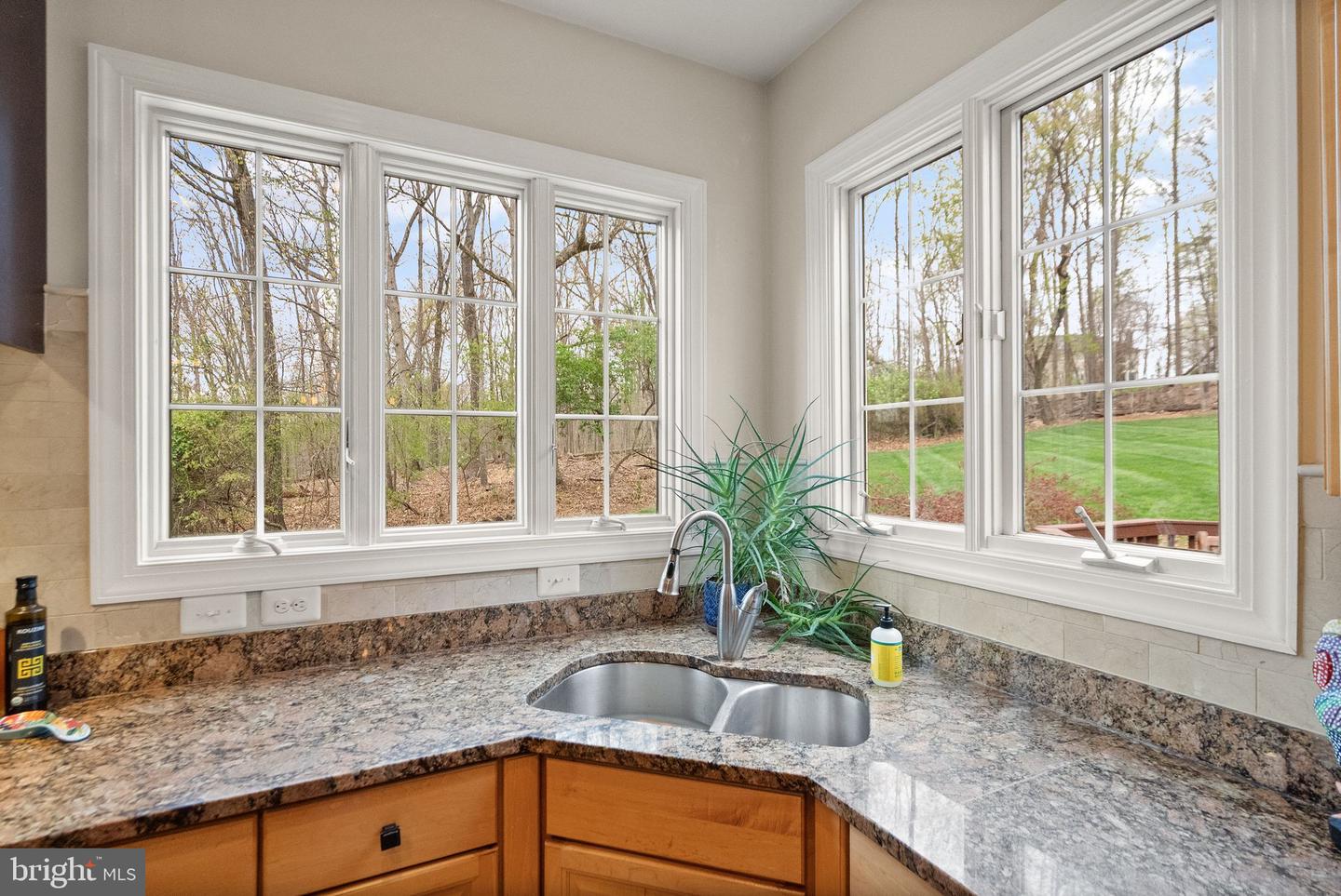 11820 POPES HEAD RD, FAIRFAX, Virginia 22030, 5 Bedrooms Bedrooms, ,4 BathroomsBathrooms,Residential,For sale,11820 POPES HEAD RD,VAFX2234476 MLS # VAFX2234476