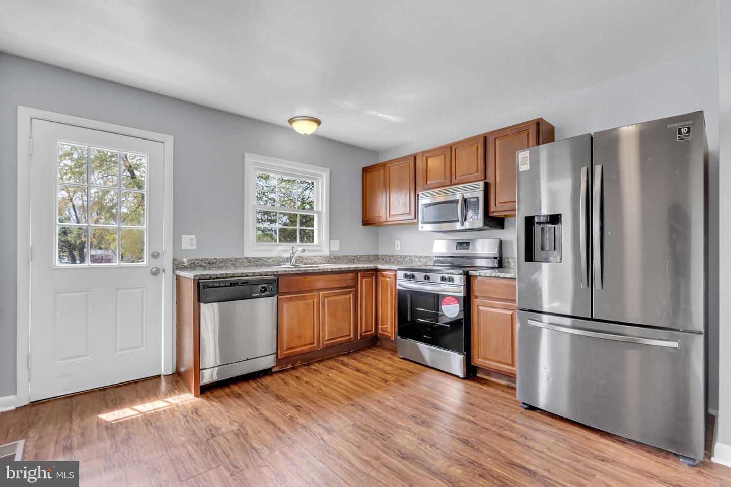 1243 SUMMERFIELD DR, HERNDON, Virginia 20170, 5 Bedrooms Bedrooms, ,3 BathroomsBathrooms,Residential,For sale,1243 SUMMERFIELD DR,VAFX2234512 MLS # VAFX2234512