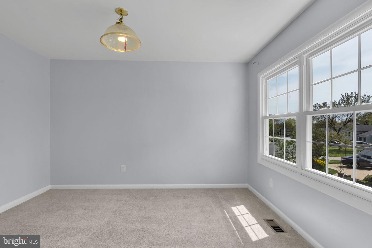 1243 SUMMERFIELD DR, HERNDON, Virginia 20170, 5 Bedrooms Bedrooms, ,3 BathroomsBathrooms,Residential,For sale,1243 SUMMERFIELD DR,VAFX2234512 MLS # VAFX2234512