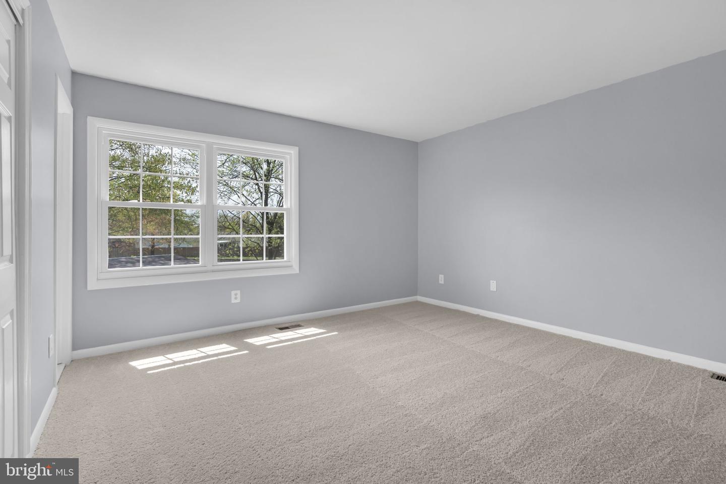 1243 SUMMERFIELD DR, HERNDON, Virginia 20170, 5 Bedrooms Bedrooms, ,3 BathroomsBathrooms,Residential,For sale,1243 SUMMERFIELD DR,VAFX2234512 MLS # VAFX2234512