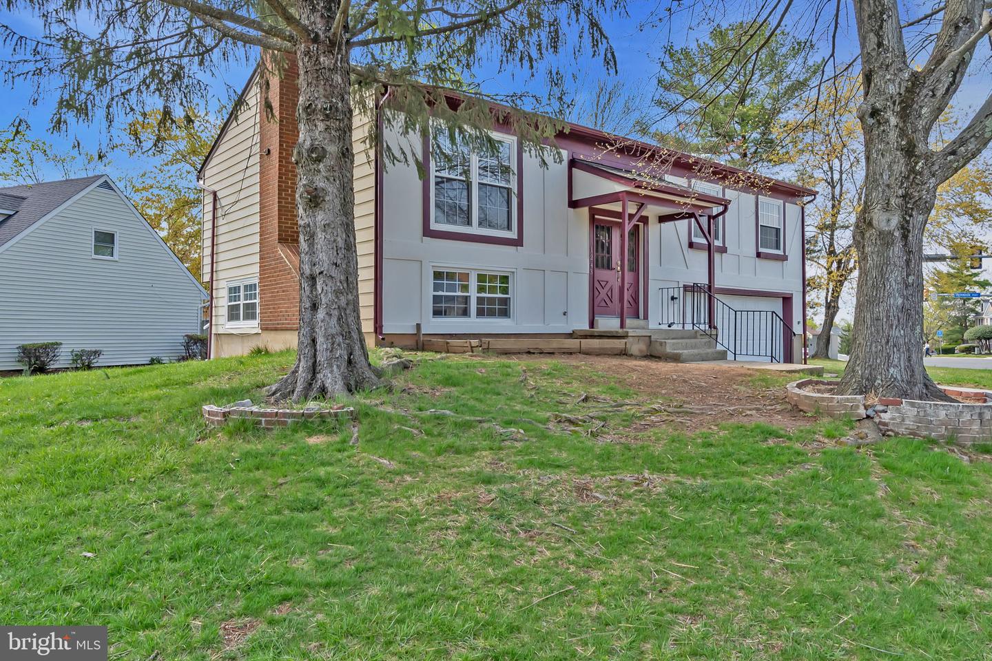 1243 SUMMERFIELD DR, HERNDON, Virginia 20170, 5 Bedrooms Bedrooms, ,3 BathroomsBathrooms,Residential,For sale,1243 SUMMERFIELD DR,VAFX2234512 MLS # VAFX2234512