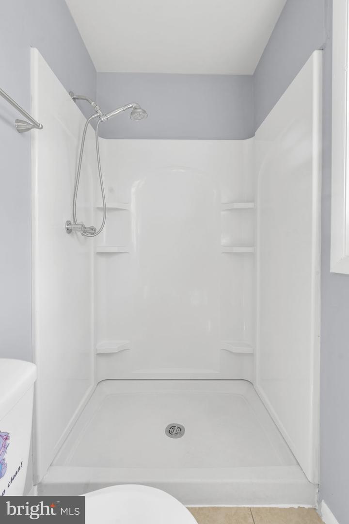 1243 SUMMERFIELD DR, HERNDON, Virginia 20170, 5 Bedrooms Bedrooms, ,3 BathroomsBathrooms,Residential,For sale,1243 SUMMERFIELD DR,VAFX2234512 MLS # VAFX2234512