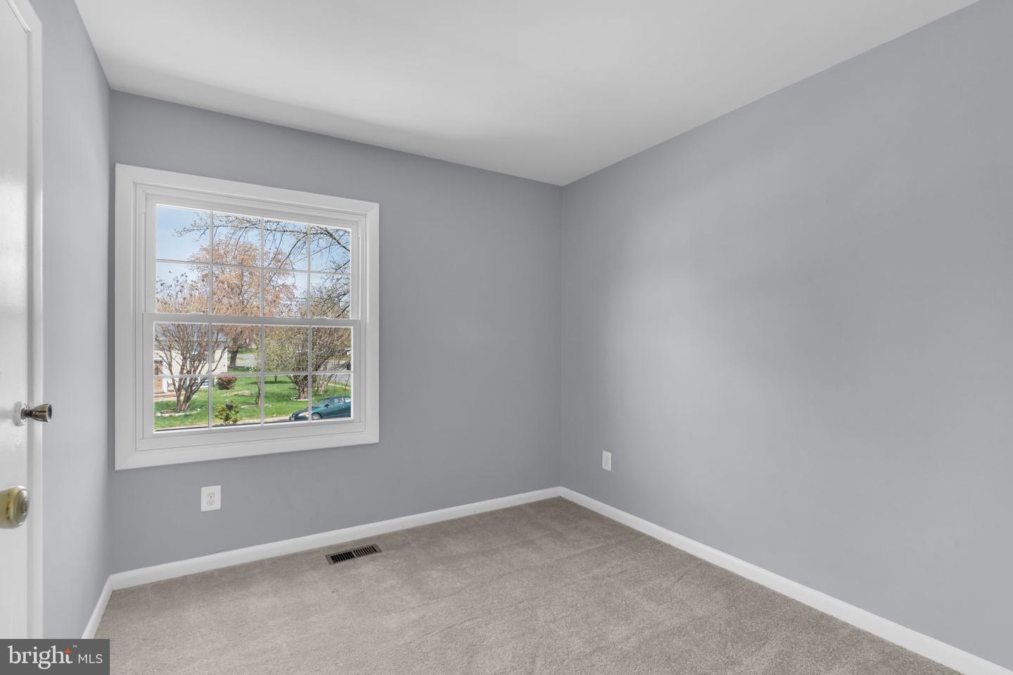 1243 SUMMERFIELD DR, HERNDON, Virginia 20170, 5 Bedrooms Bedrooms, ,3 BathroomsBathrooms,Residential,For sale,1243 SUMMERFIELD DR,VAFX2234512 MLS # VAFX2234512