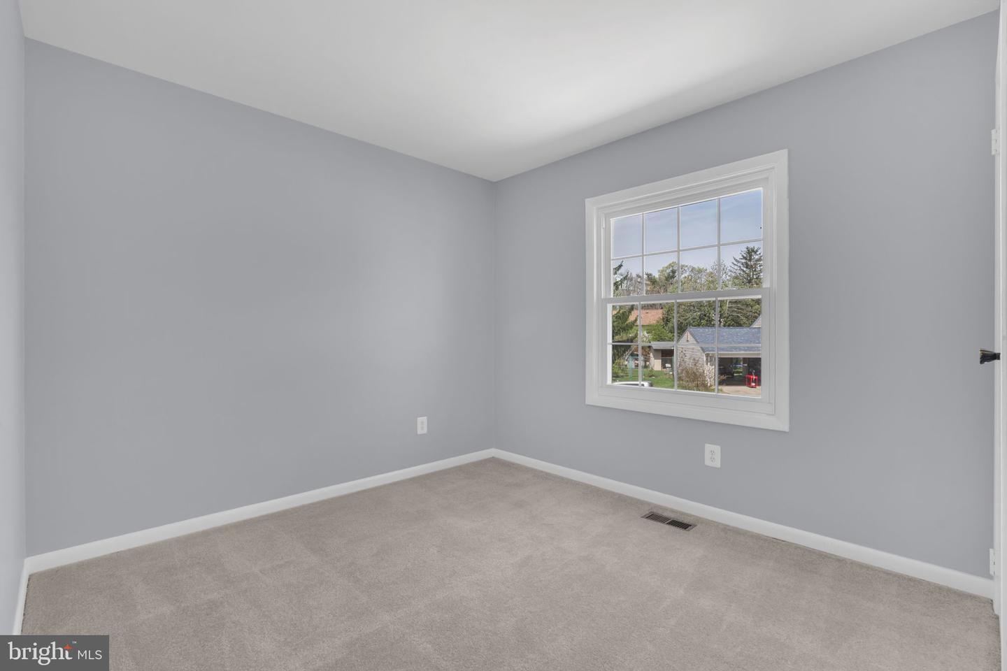 1243 SUMMERFIELD DR, HERNDON, Virginia 20170, 5 Bedrooms Bedrooms, ,3 BathroomsBathrooms,Residential,For sale,1243 SUMMERFIELD DR,VAFX2234512 MLS # VAFX2234512