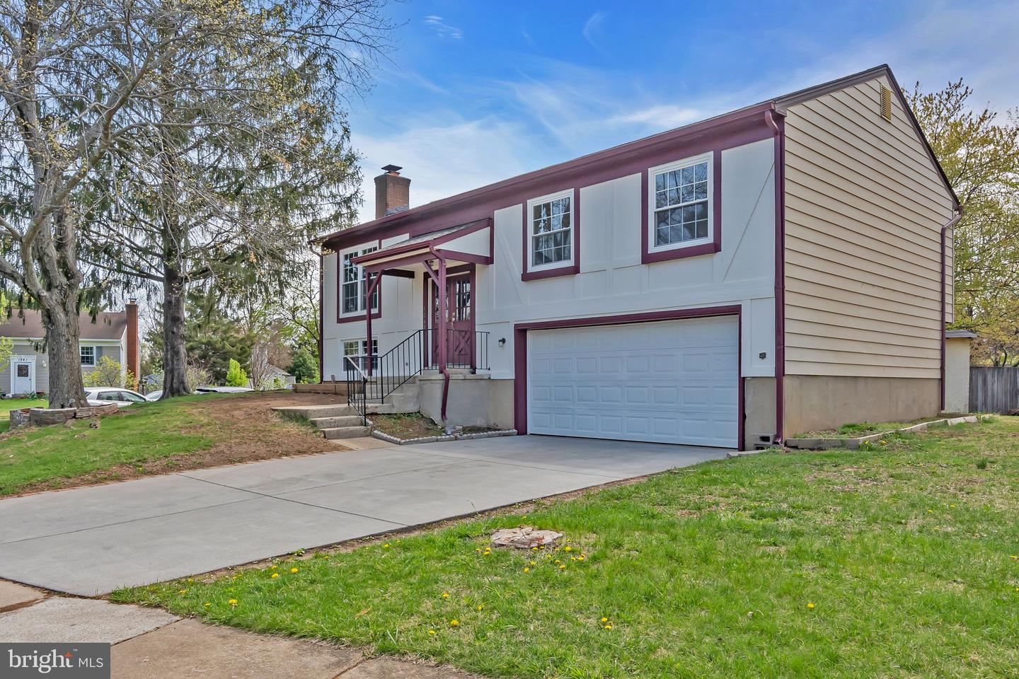 1243 SUMMERFIELD DR, HERNDON, Virginia 20170, 5 Bedrooms Bedrooms, ,3 BathroomsBathrooms,Residential,For sale,1243 SUMMERFIELD DR,VAFX2234512 MLS # VAFX2234512