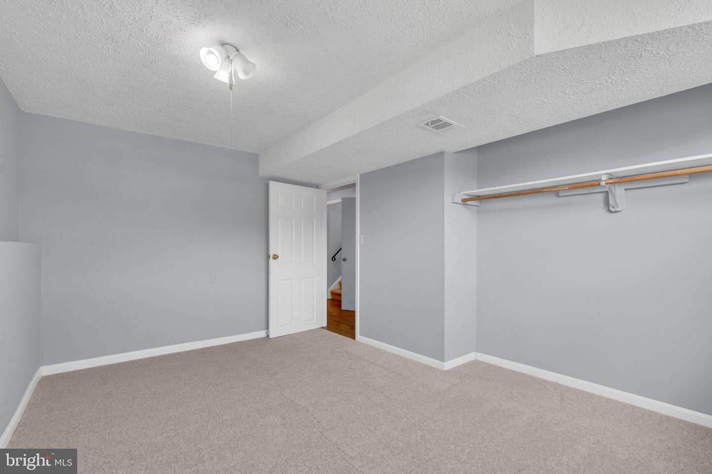 1243 SUMMERFIELD DR, HERNDON, Virginia 20170, 5 Bedrooms Bedrooms, ,3 BathroomsBathrooms,Residential,For sale,1243 SUMMERFIELD DR,VAFX2234512 MLS # VAFX2234512