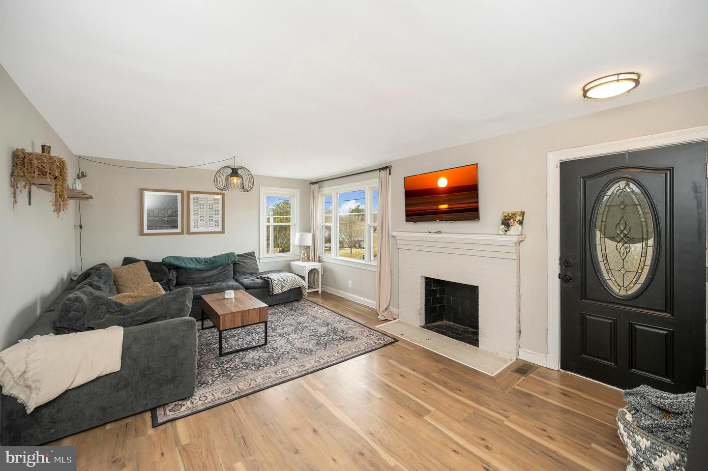522 WHITE OAK RD, FREDERICKSBURG, Virginia 22405, 3 Bedrooms Bedrooms, ,2 BathroomsBathrooms,Residential,For sale,522 WHITE OAK RD,VAST2037916 MLS # VAST2037916