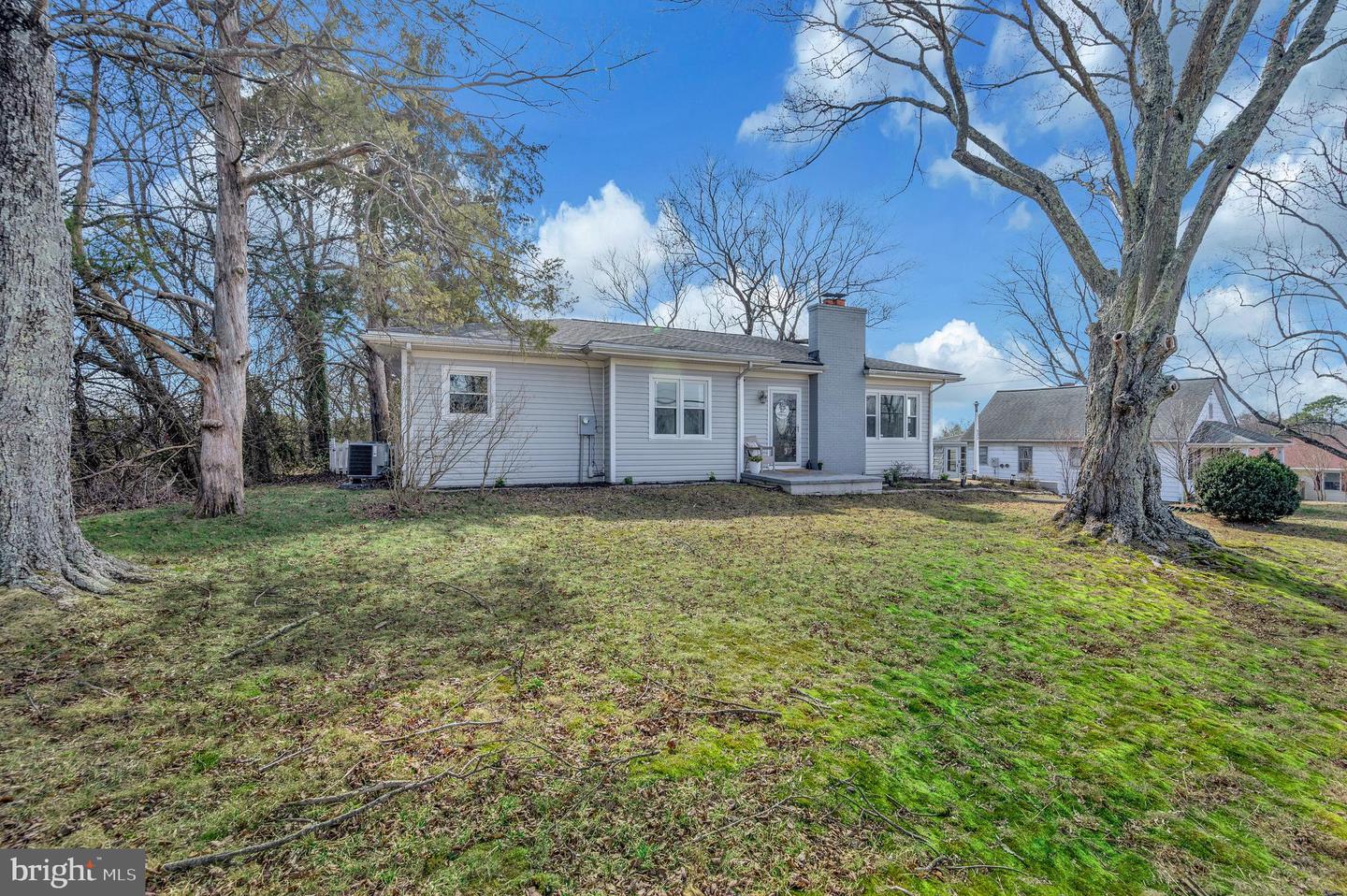 522 WHITE OAK RD, FREDERICKSBURG, Virginia 22405, 3 Bedrooms Bedrooms, ,2 BathroomsBathrooms,Residential,For sale,522 WHITE OAK RD,VAST2037916 MLS # VAST2037916