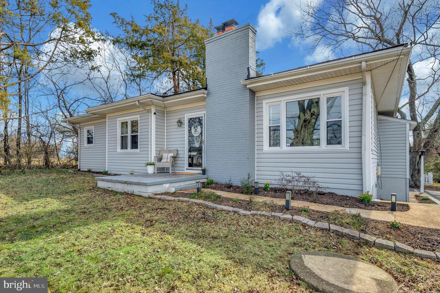 522 WHITE OAK RD, FREDERICKSBURG, Virginia 22405, 3 Bedrooms Bedrooms, ,2 BathroomsBathrooms,Residential,For sale,522 WHITE OAK RD,VAST2037916 MLS # VAST2037916