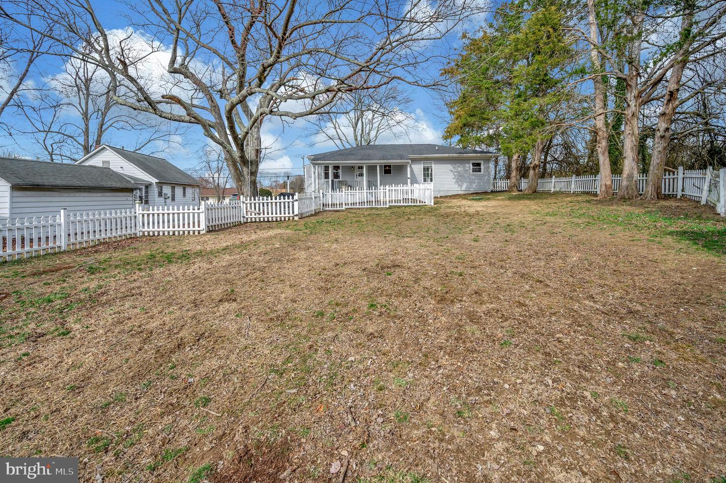 522 WHITE OAK RD, FREDERICKSBURG, Virginia 22405, 3 Bedrooms Bedrooms, ,2 BathroomsBathrooms,Residential,For sale,522 WHITE OAK RD,VAST2037916 MLS # VAST2037916