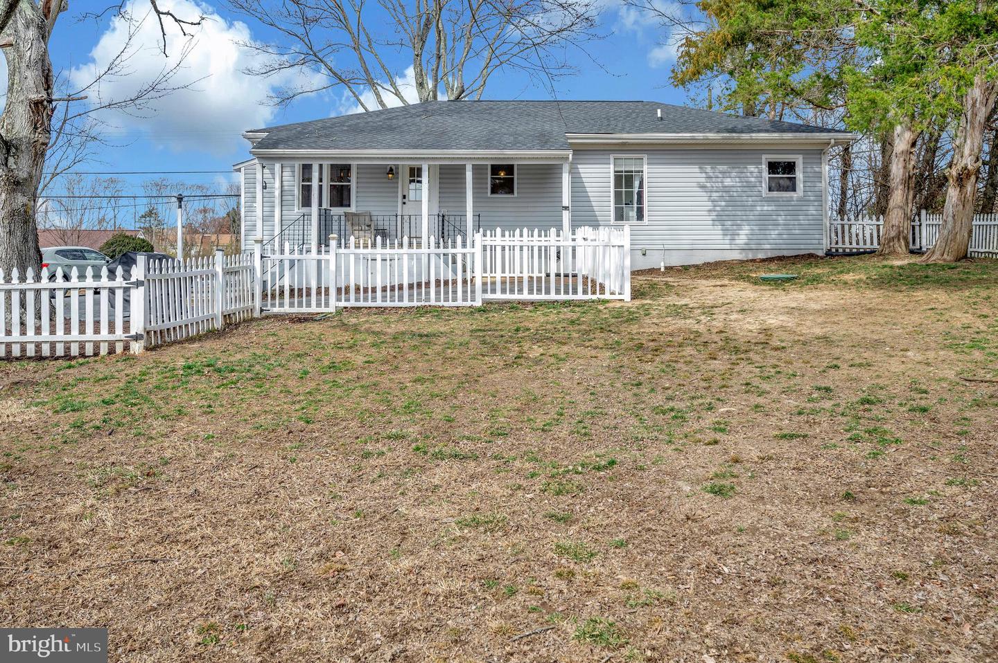 522 WHITE OAK RD, FREDERICKSBURG, Virginia 22405, 3 Bedrooms Bedrooms, ,2 BathroomsBathrooms,Residential,For sale,522 WHITE OAK RD,VAST2037916 MLS # VAST2037916