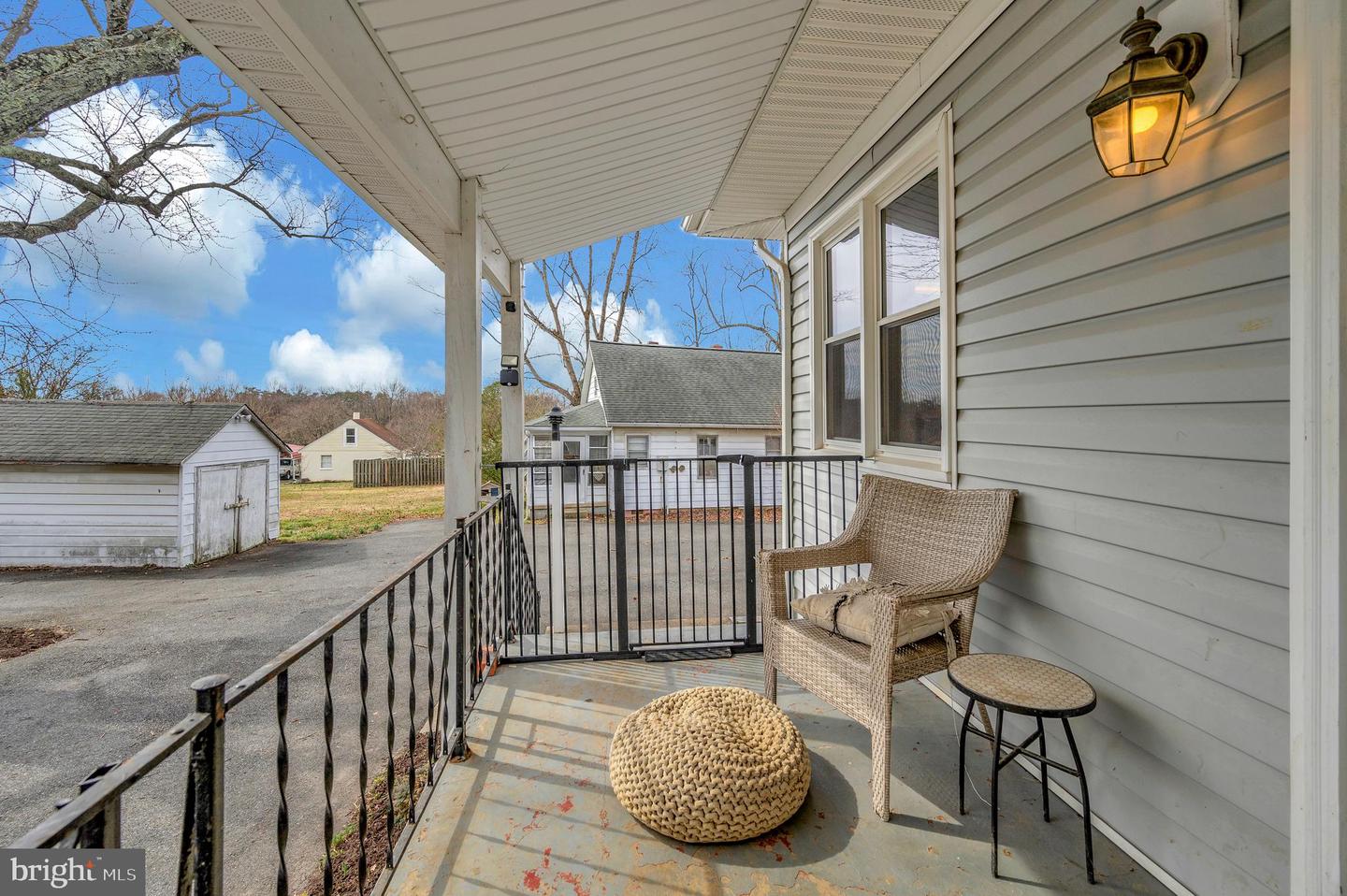 522 WHITE OAK RD, FREDERICKSBURG, Virginia 22405, 3 Bedrooms Bedrooms, ,2 BathroomsBathrooms,Residential,For sale,522 WHITE OAK RD,VAST2037916 MLS # VAST2037916