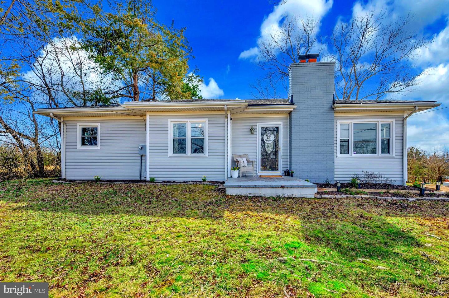 522 WHITE OAK RD, FREDERICKSBURG, Virginia 22405, 3 Bedrooms Bedrooms, ,2 BathroomsBathrooms,Residential,For sale,522 WHITE OAK RD,VAST2037916 MLS # VAST2037916