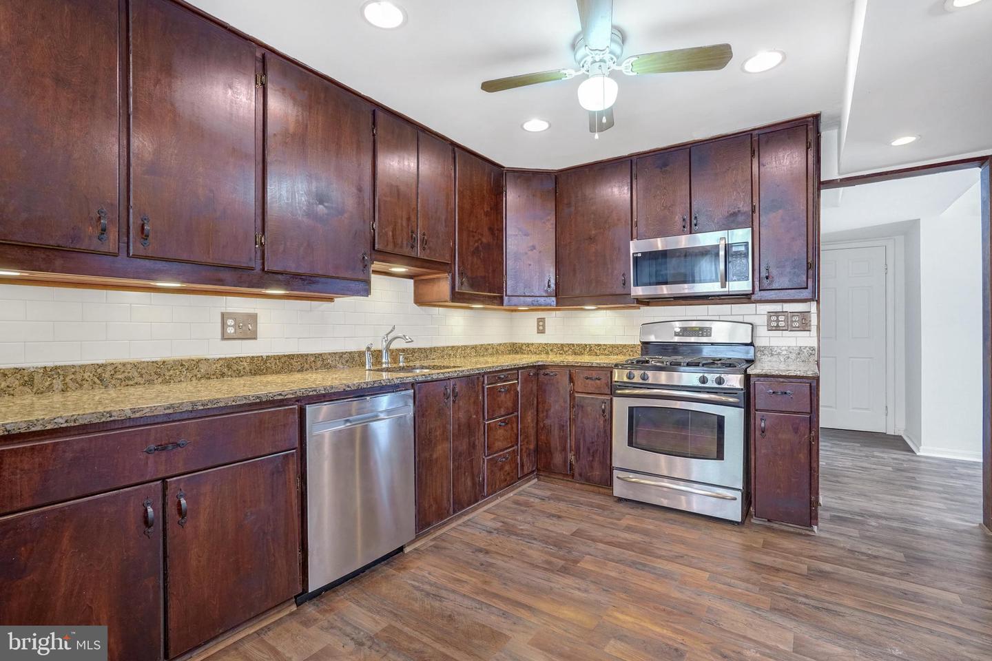 6710 RED JACKET RD, SPRINGFIELD, Virginia 22152, 4 Bedrooms Bedrooms, ,2 BathroomsBathrooms,Residential,For sale,6710 RED JACKET RD,VAFX2234870 MLS # VAFX2234870