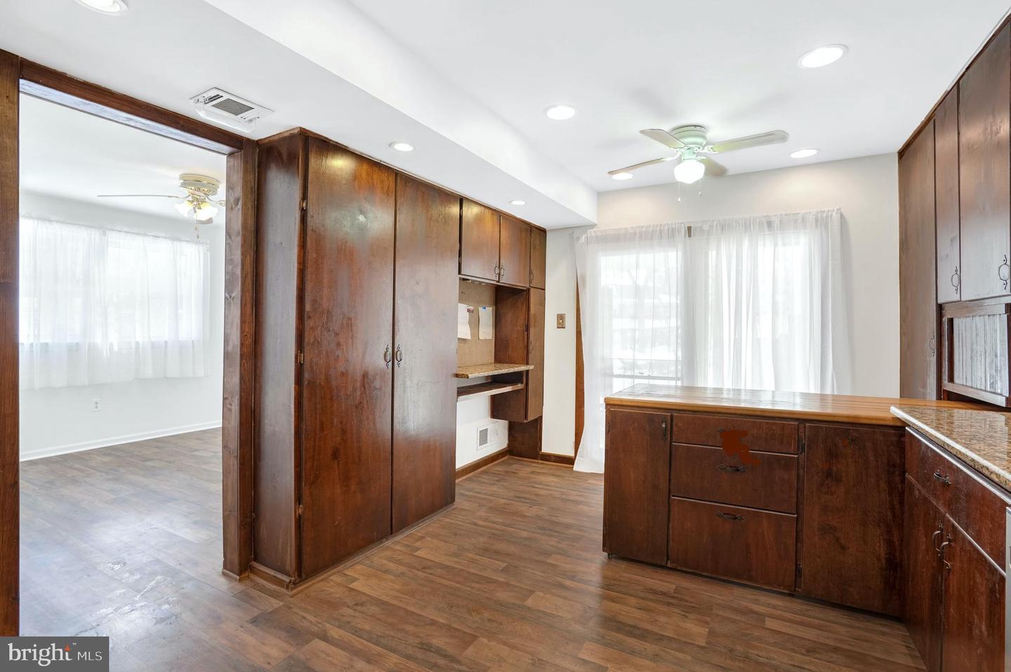 6710 RED JACKET RD, SPRINGFIELD, Virginia 22152, 4 Bedrooms Bedrooms, ,2 BathroomsBathrooms,Residential,For sale,6710 RED JACKET RD,VAFX2234870 MLS # VAFX2234870