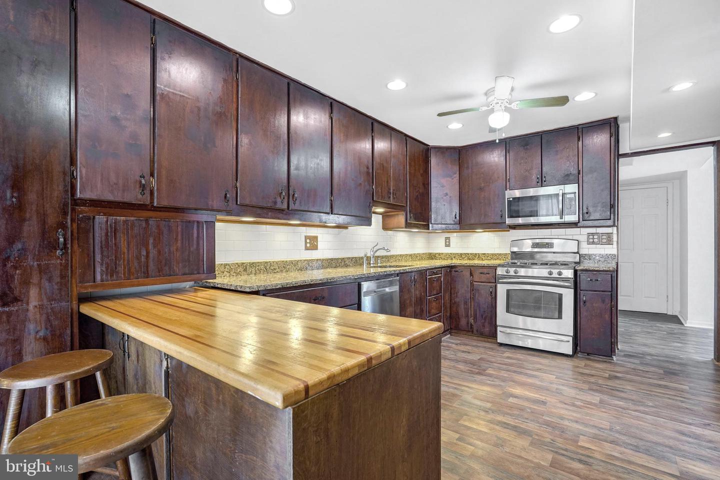 6710 RED JACKET RD, SPRINGFIELD, Virginia 22152, 4 Bedrooms Bedrooms, ,2 BathroomsBathrooms,Residential,For sale,6710 RED JACKET RD,VAFX2234870 MLS # VAFX2234870