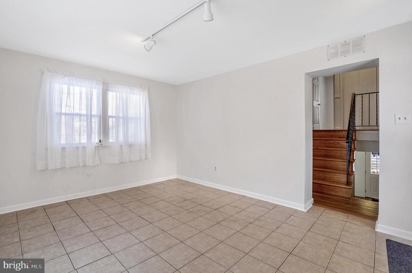6710 RED JACKET RD, SPRINGFIELD, Virginia 22152, 4 Bedrooms Bedrooms, ,2 BathroomsBathrooms,Residential,For sale,6710 RED JACKET RD,VAFX2234870 MLS # VAFX2234870