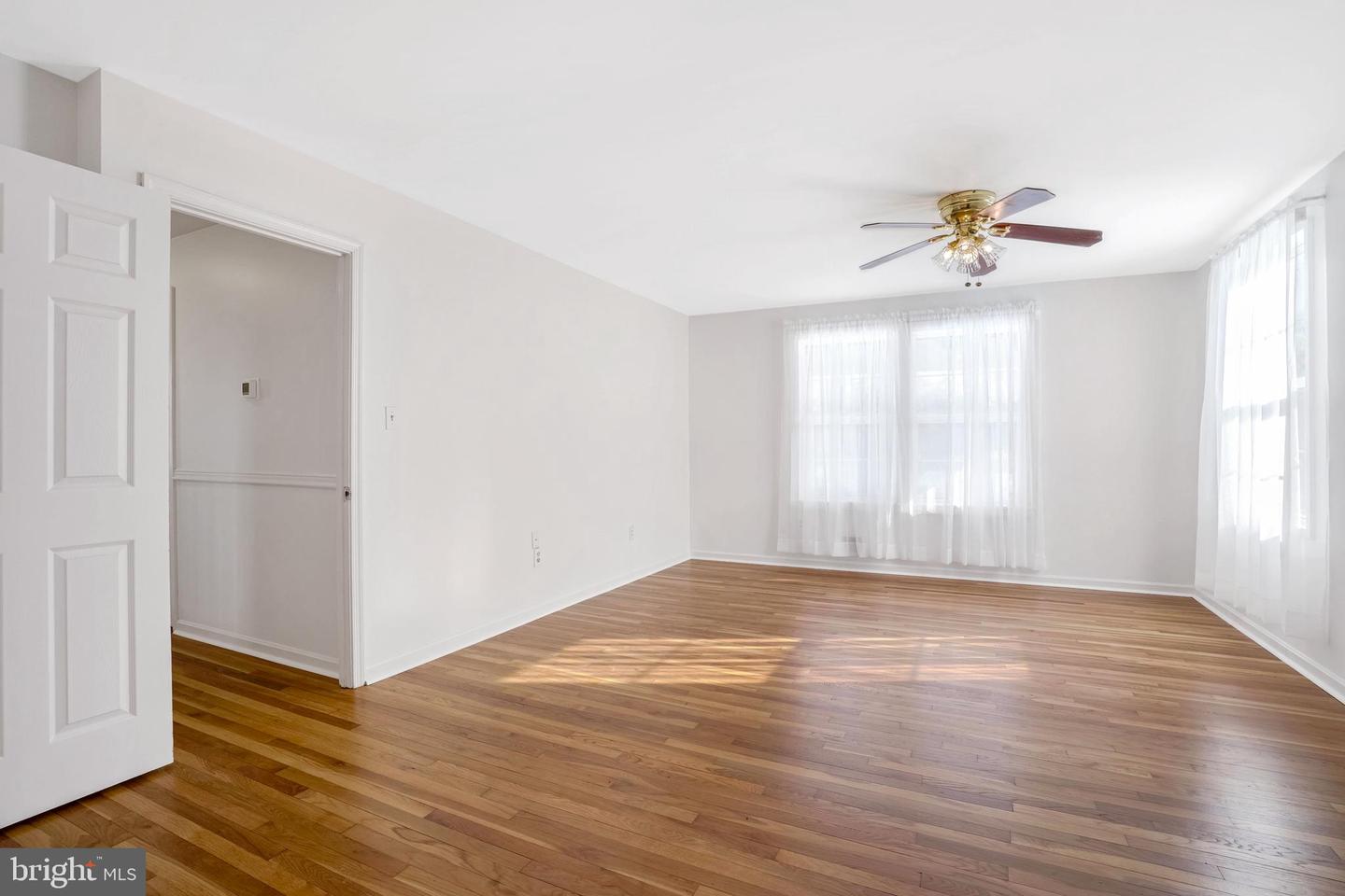 6710 RED JACKET RD, SPRINGFIELD, Virginia 22152, 4 Bedrooms Bedrooms, ,2 BathroomsBathrooms,Residential,For sale,6710 RED JACKET RD,VAFX2234870 MLS # VAFX2234870