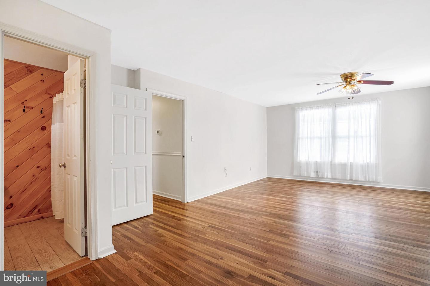 6710 RED JACKET RD, SPRINGFIELD, Virginia 22152, 4 Bedrooms Bedrooms, ,2 BathroomsBathrooms,Residential,For sale,6710 RED JACKET RD,VAFX2234870 MLS # VAFX2234870