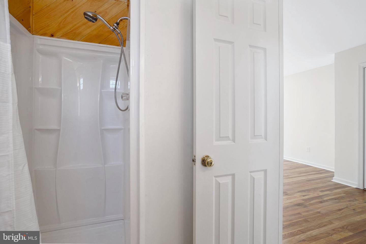 6710 RED JACKET RD, SPRINGFIELD, Virginia 22152, 4 Bedrooms Bedrooms, ,2 BathroomsBathrooms,Residential,For sale,6710 RED JACKET RD,VAFX2234870 MLS # VAFX2234870