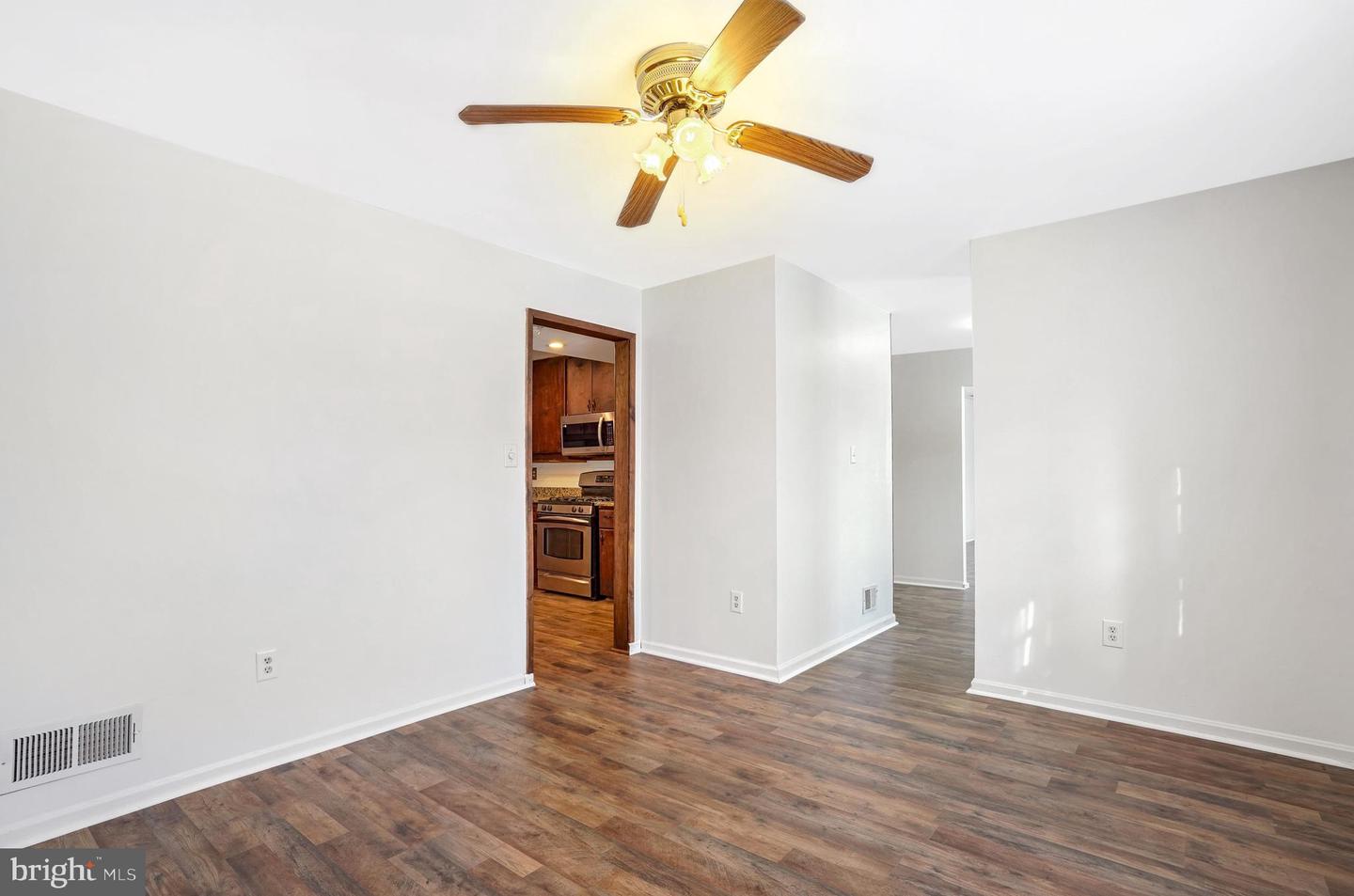 6710 RED JACKET RD, SPRINGFIELD, Virginia 22152, 4 Bedrooms Bedrooms, ,2 BathroomsBathrooms,Residential,For sale,6710 RED JACKET RD,VAFX2234870 MLS # VAFX2234870