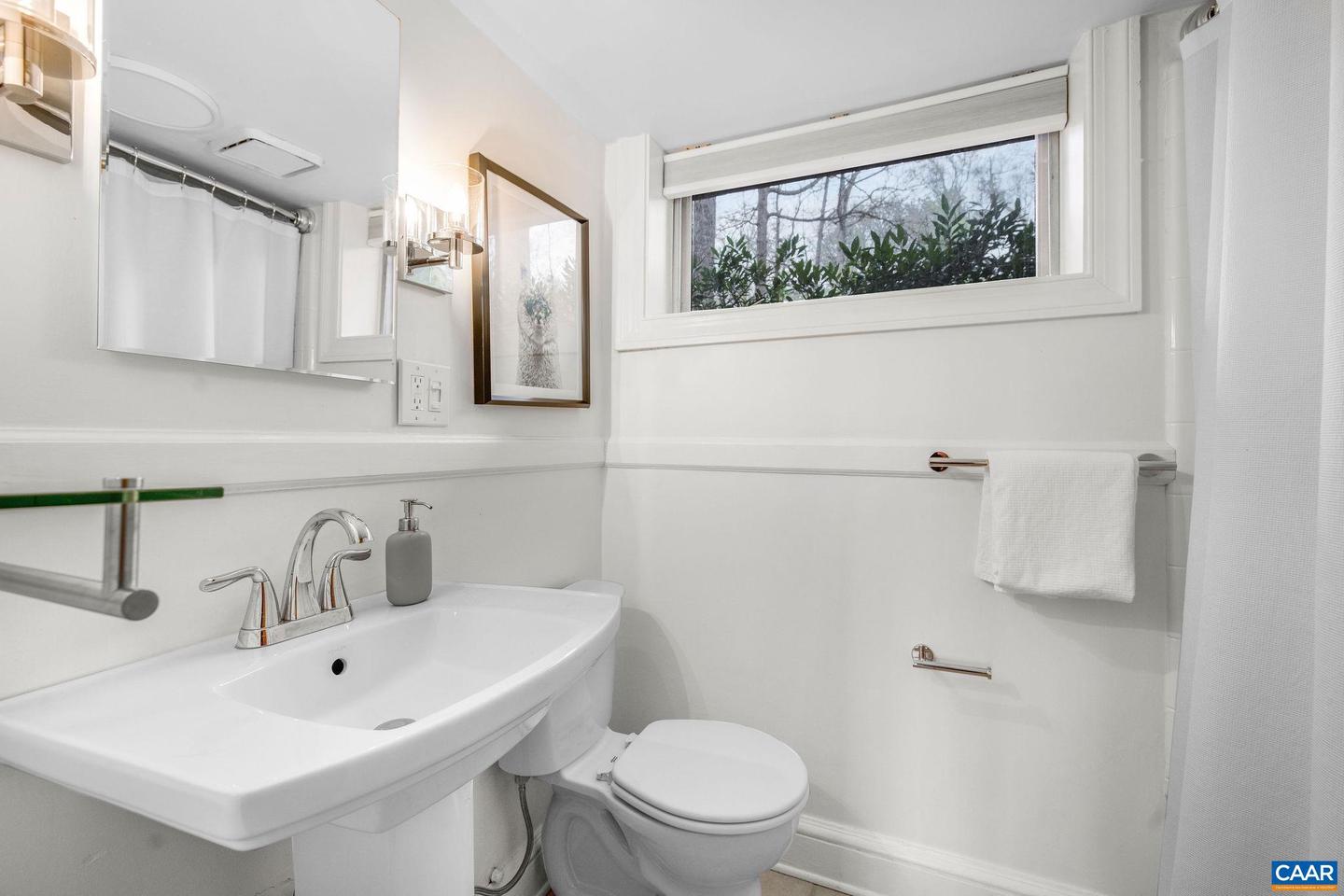 2621 JEFFERSON PARK CIR, CHARLOTTESVILLE, Virginia 22903, 5 Bedrooms Bedrooms, ,2 BathroomsBathrooms,Residential,For sale,2621 JEFFERSON PARK CIR,663320 MLS # 663320