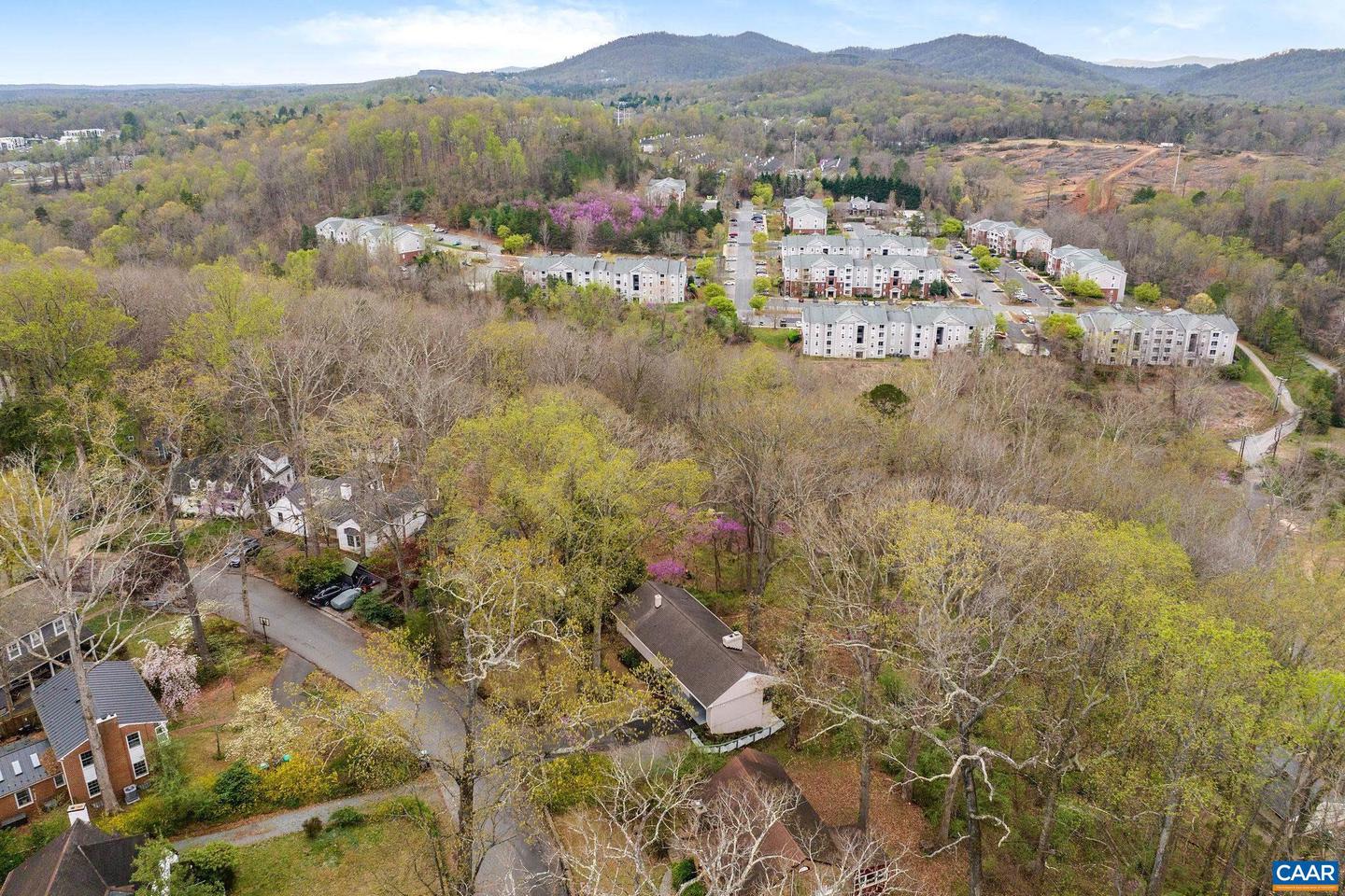 2621 JEFFERSON PARK CIR, CHARLOTTESVILLE, Virginia 22903, 5 Bedrooms Bedrooms, ,2 BathroomsBathrooms,Residential,For sale,2621 JEFFERSON PARK CIR,663320 MLS # 663320