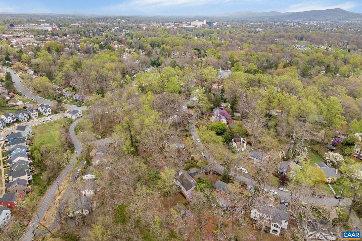 2621 JEFFERSON PARK CIR, CHARLOTTESVILLE, Virginia 22903, 5 Bedrooms Bedrooms, ,2 BathroomsBathrooms,Residential,For sale,2621 JEFFERSON PARK CIR,663320 MLS # 663320
