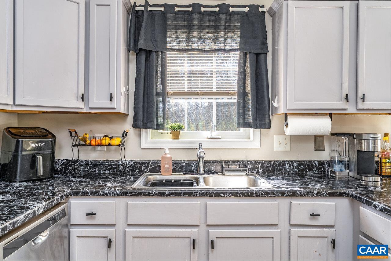 11 FALCON LN, WEYERS CAVE, Virginia 24486, 3 Bedrooms Bedrooms, ,2 BathroomsBathrooms,Residential,For sale,11 FALCON LN,663309 MLS # 663309
