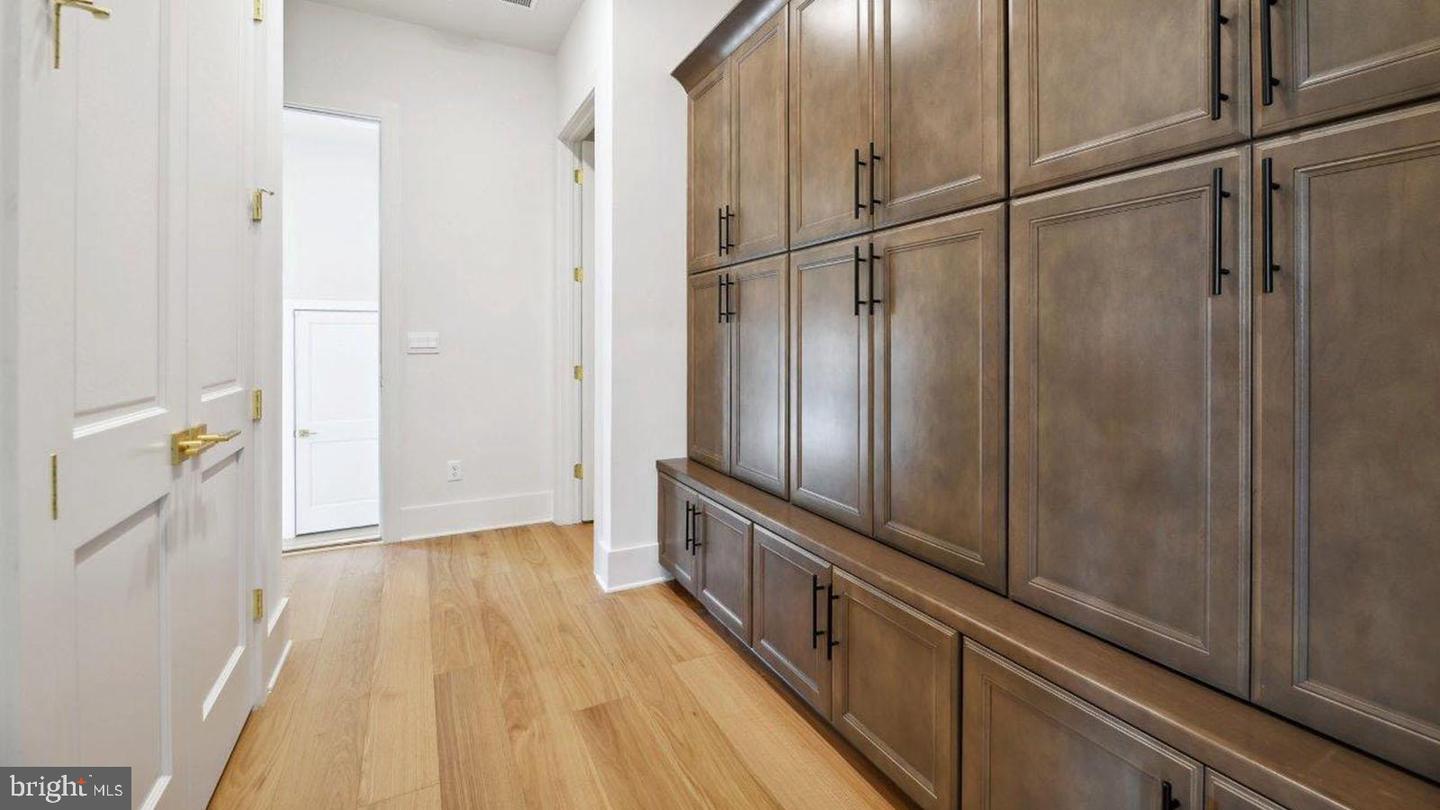 8264 COLLING MANOR CT, ALEXANDRIA, Virginia 22308, 6 Bedrooms Bedrooms, ,6 BathroomsBathrooms,Residential,For sale,8264 COLLING MANOR CT,VAFX2234956 MLS # VAFX2234956