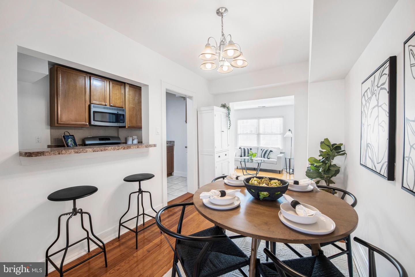 535 24TH ST NE, WASHINGTON, District Of Columbia 20002, 2 Bedrooms Bedrooms, 9 Rooms Rooms,2 BathroomsBathrooms,Residential,For sale,535 24TH ST NE,DCDC2185468 MLS # DCDC2185468