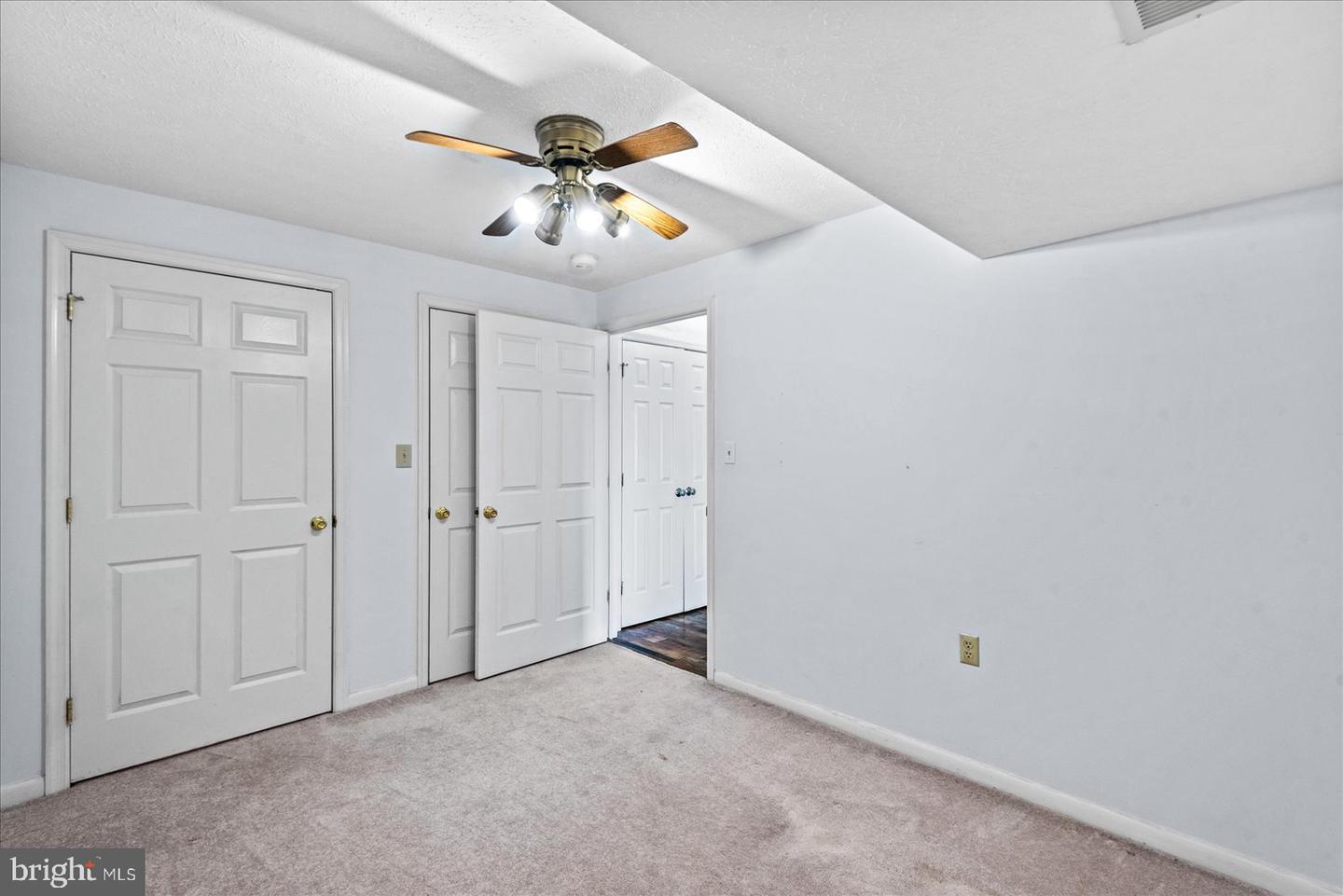 586 TULIP POPLAR DR, LINDEN, Virginia 22642, 5 Bedrooms Bedrooms, ,3 BathroomsBathrooms,Residential,For sale,586 TULIP POPLAR DR,VAWR2010490 MLS # VAWR2010490