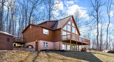 586 TULIP POPLAR DR, LINDEN, Virginia 22642, 5 Bedrooms Bedrooms, ,3 BathroomsBathrooms,Residential,For sale,586 TULIP POPLAR DR,VAWR2010490 MLS # VAWR2010490