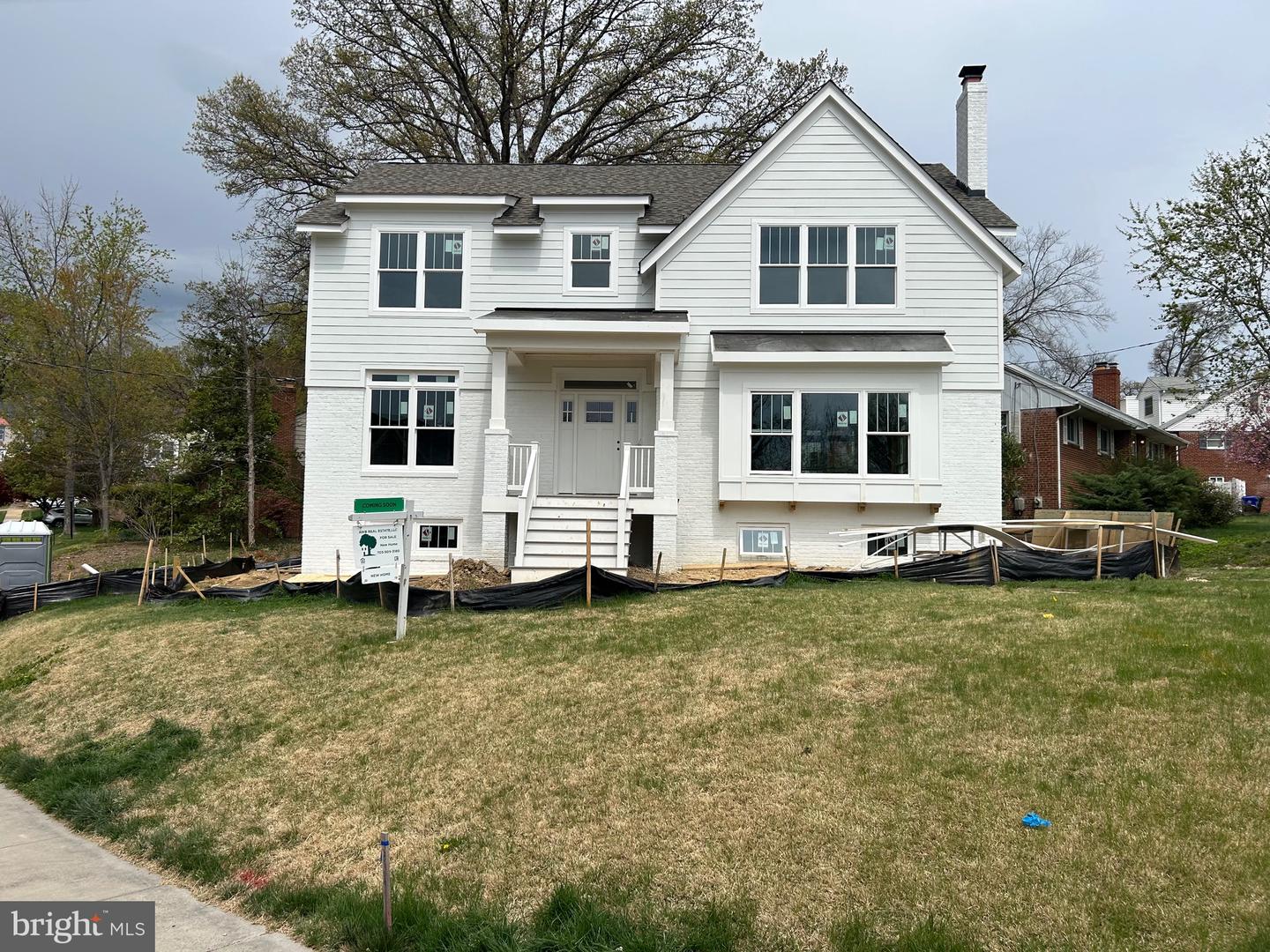 2100 PATRICK HENRY DR, ARLINGTON, Virginia 22205, 5 Bedrooms Bedrooms, ,3 BathroomsBathrooms,Residential,For sale,2100 PATRICK HENRY DR,VAAR2054350 MLS # VAAR2054350