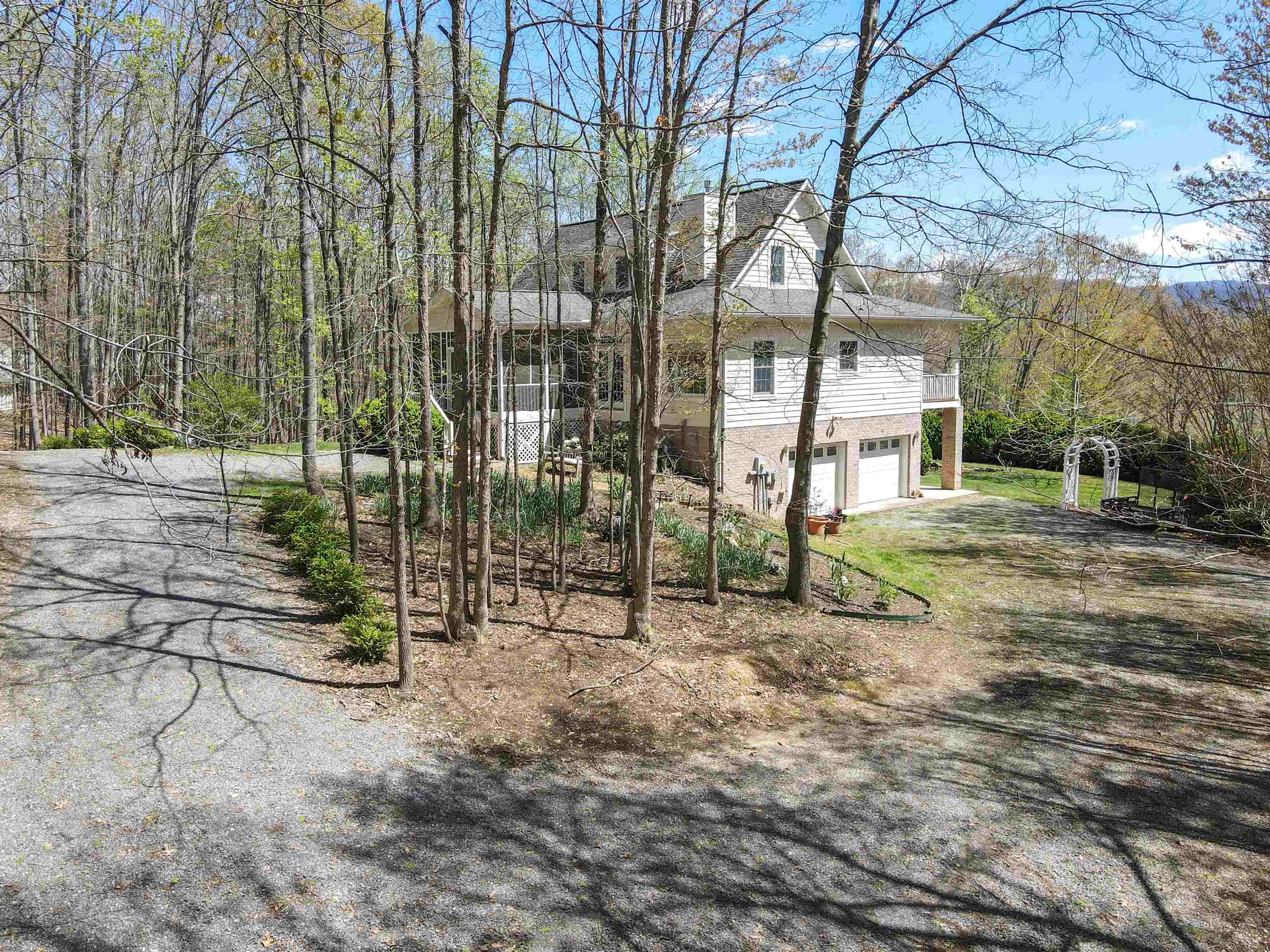 190 HENRY HILL DR, FAIRFIELD, Virginia 24435, 4 Bedrooms Bedrooms, ,3 BathroomsBathrooms,Residential,190 HENRY HILL DR,663332 MLS # 663332