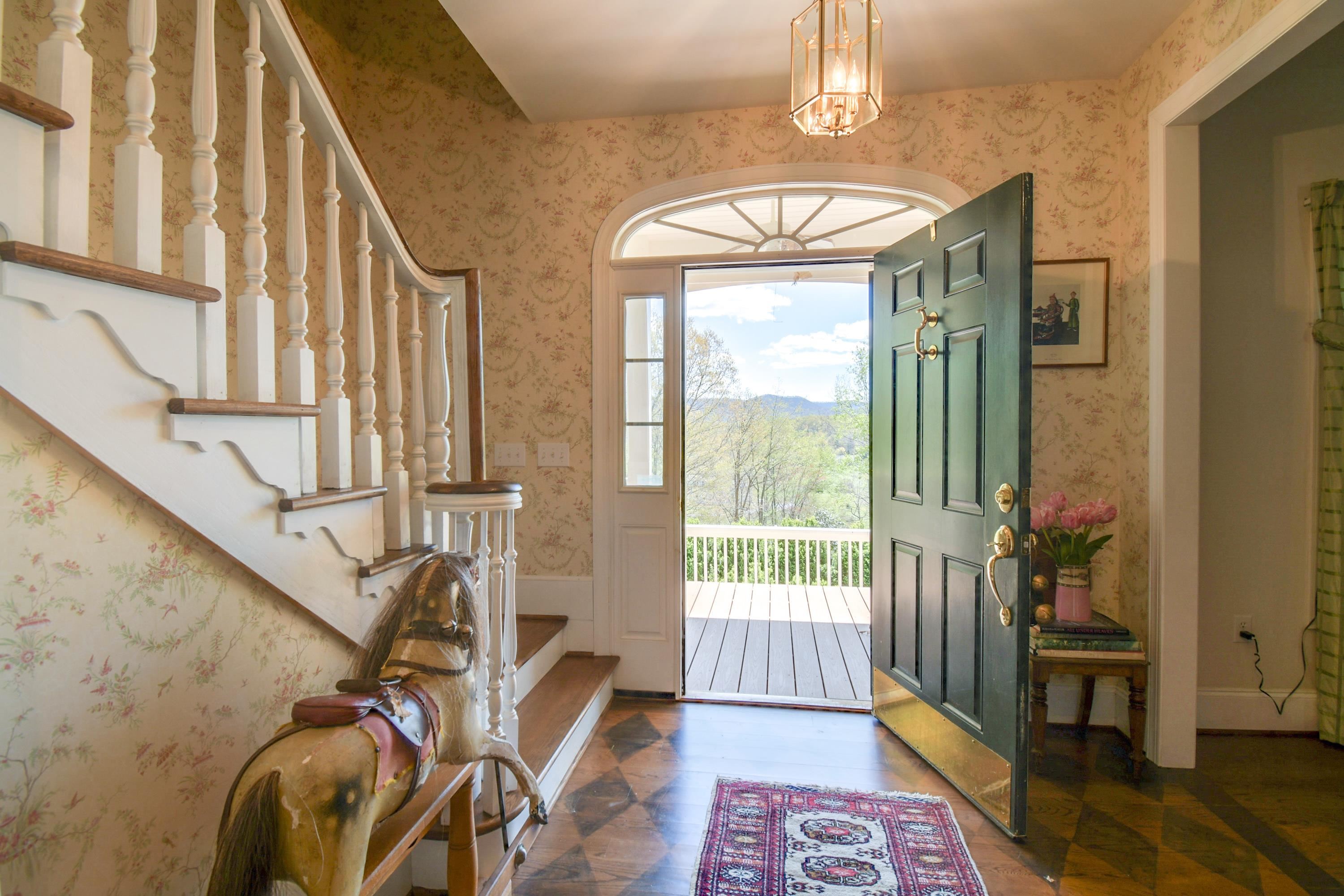 190 HENRY HILL DR, FAIRFIELD, Virginia 24435, 4 Bedrooms Bedrooms, ,3 BathroomsBathrooms,Residential,190 HENRY HILL DR,663332 MLS # 663332