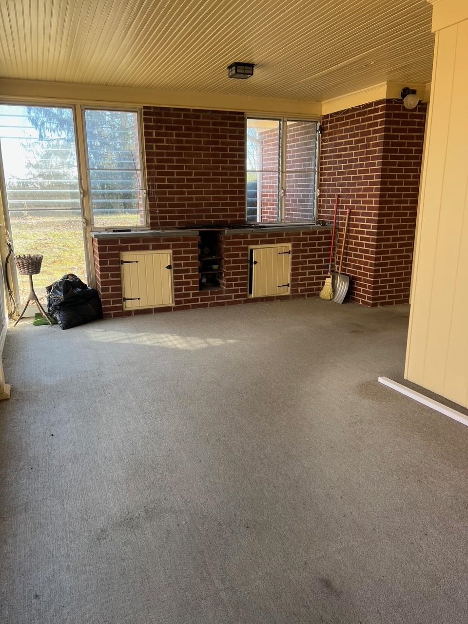 812 HILLCREST DR, STAUNTON, Virginia 24401, 3 Bedrooms Bedrooms, ,2 BathroomsBathrooms,Residential,812 HILLCREST DR,663341 MLS # 663341