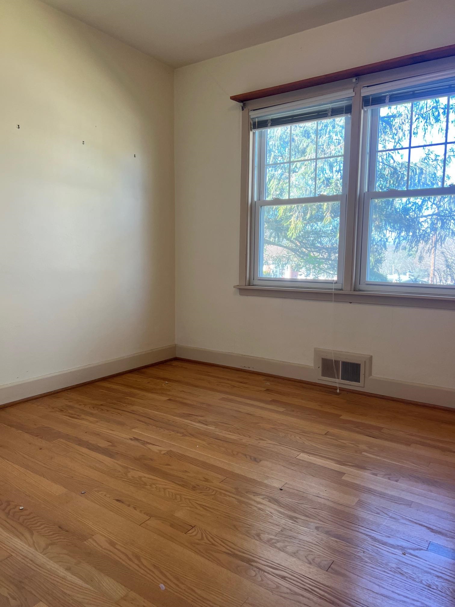 812 HILLCREST DR, STAUNTON, Virginia 24401, 3 Bedrooms Bedrooms, ,2 BathroomsBathrooms,Residential,812 HILLCREST DR,663341 MLS # 663341