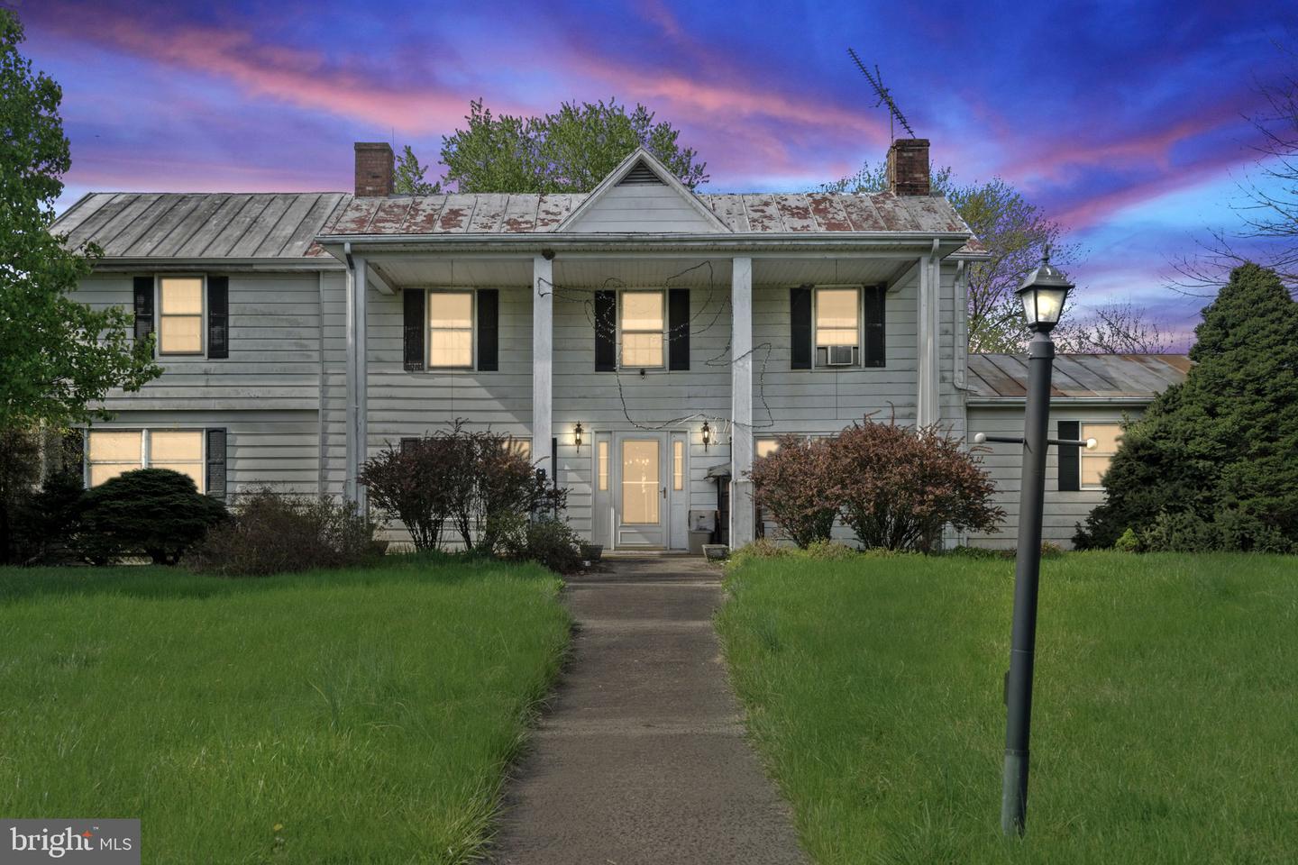 11700 ROGUES RD, MIDLAND, Virginia 22728, 5 Bedrooms Bedrooms, ,3 BathroomsBathrooms,Residential,For sale,11700 ROGUES RD,VAFQ2015822 MLS # VAFQ2015822