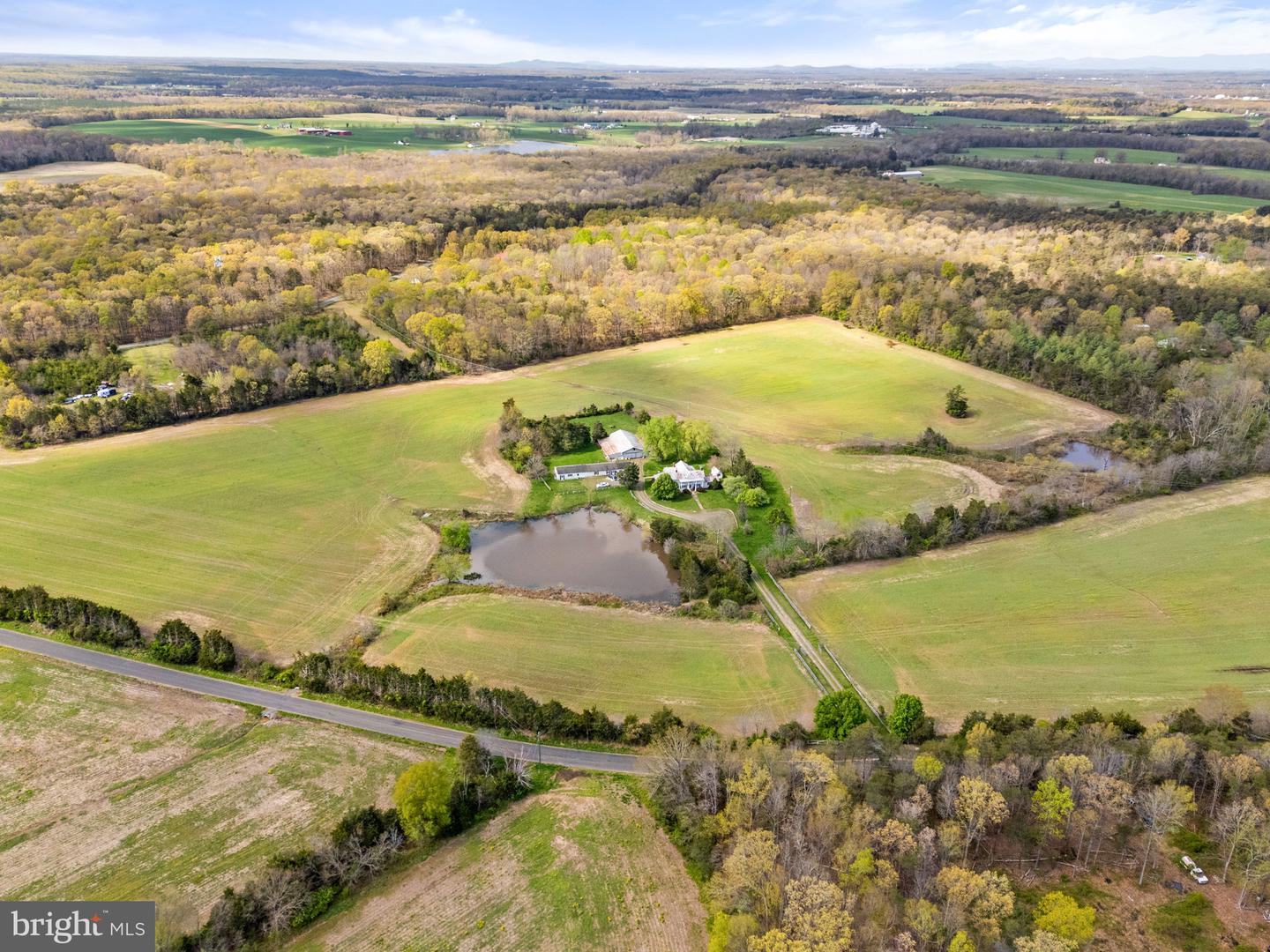 11700 ROGUES RD, MIDLAND, Virginia 22728, 5 Bedrooms Bedrooms, ,3 BathroomsBathrooms,Residential,For sale,11700 ROGUES RD,VAFQ2015822 MLS # VAFQ2015822