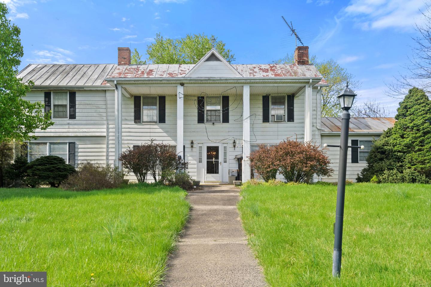 11700 ROGUES RD, MIDLAND, Virginia 22728, 5 Bedrooms Bedrooms, ,3 BathroomsBathrooms,Residential,For sale,11700 ROGUES RD,VAFQ2015822 MLS # VAFQ2015822