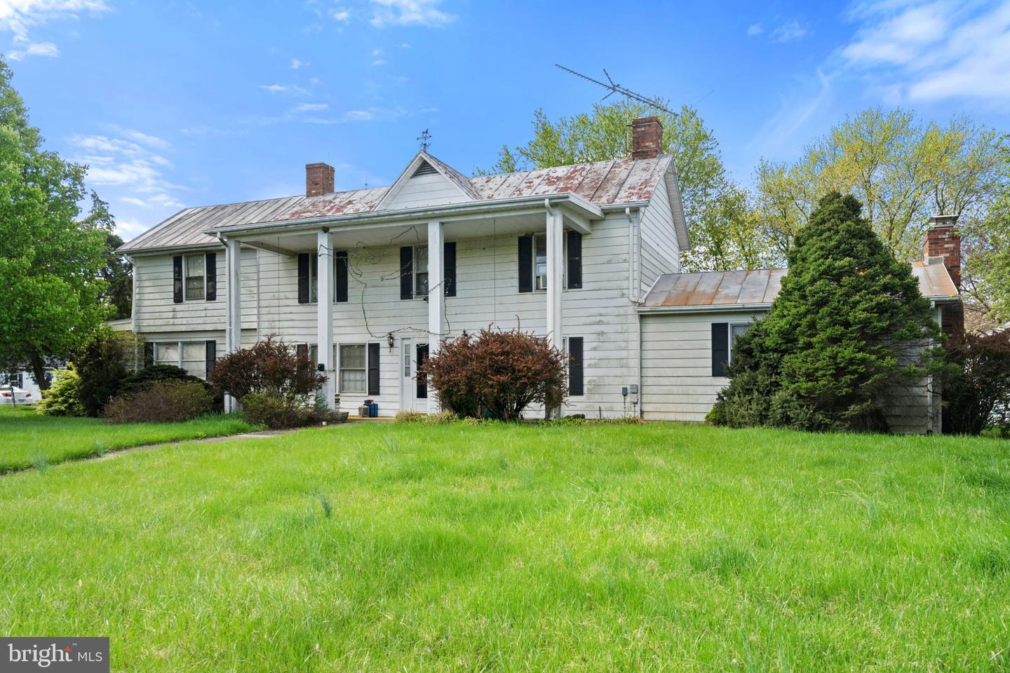 11700 ROGUES RD, MIDLAND, Virginia 22728, 5 Bedrooms Bedrooms, ,3 BathroomsBathrooms,Residential,For sale,11700 ROGUES RD,VAFQ2015822 MLS # VAFQ2015822