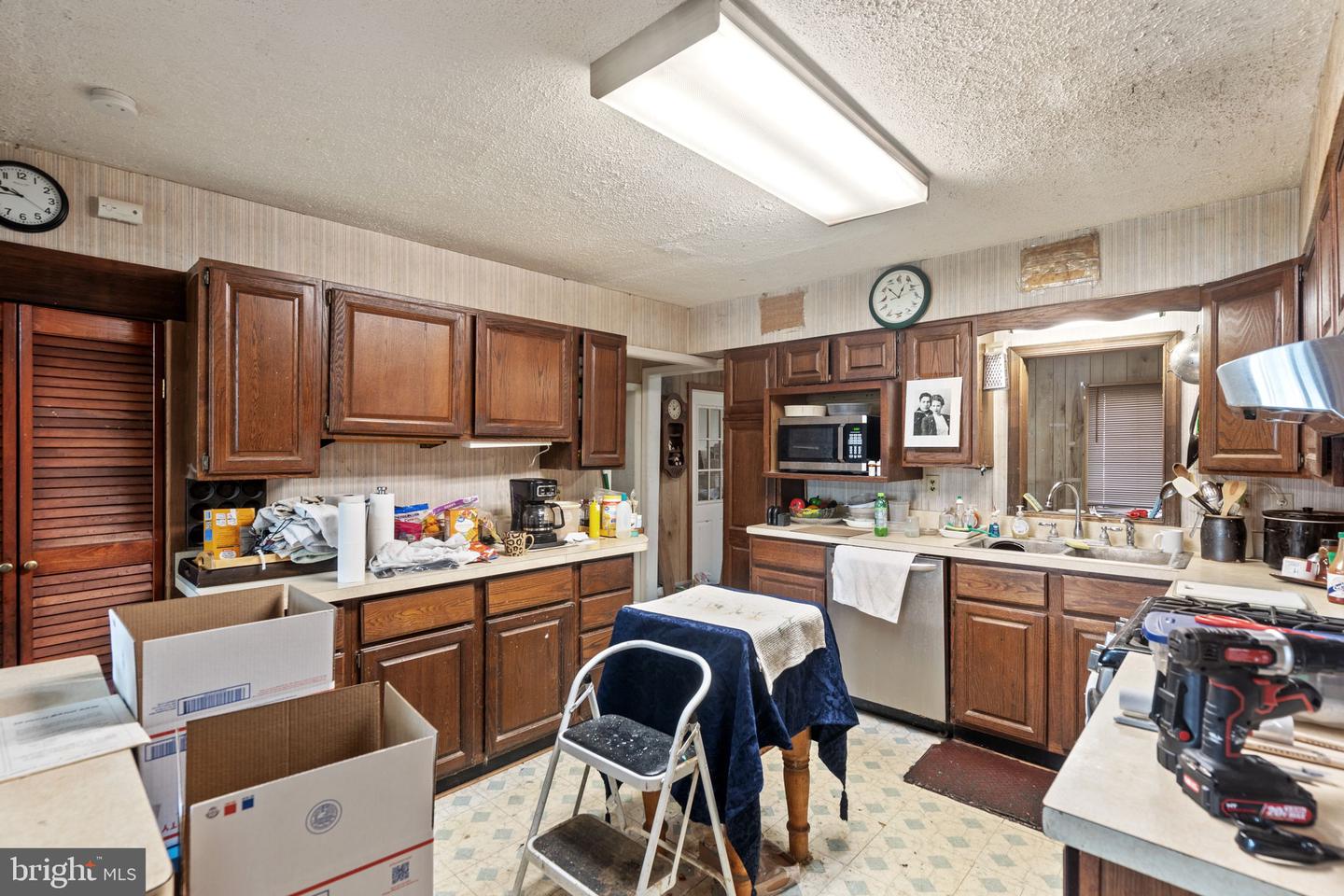 11700 ROGUES RD, MIDLAND, Virginia 22728, 5 Bedrooms Bedrooms, ,3 BathroomsBathrooms,Residential,For sale,11700 ROGUES RD,VAFQ2015822 MLS # VAFQ2015822