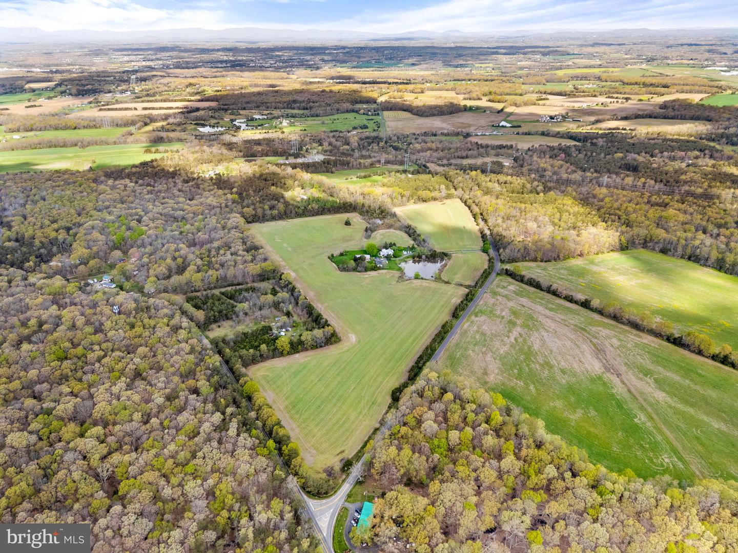11700 ROGUES RD, MIDLAND, Virginia 22728, 5 Bedrooms Bedrooms, ,3 BathroomsBathrooms,Residential,For sale,11700 ROGUES RD,VAFQ2015822 MLS # VAFQ2015822