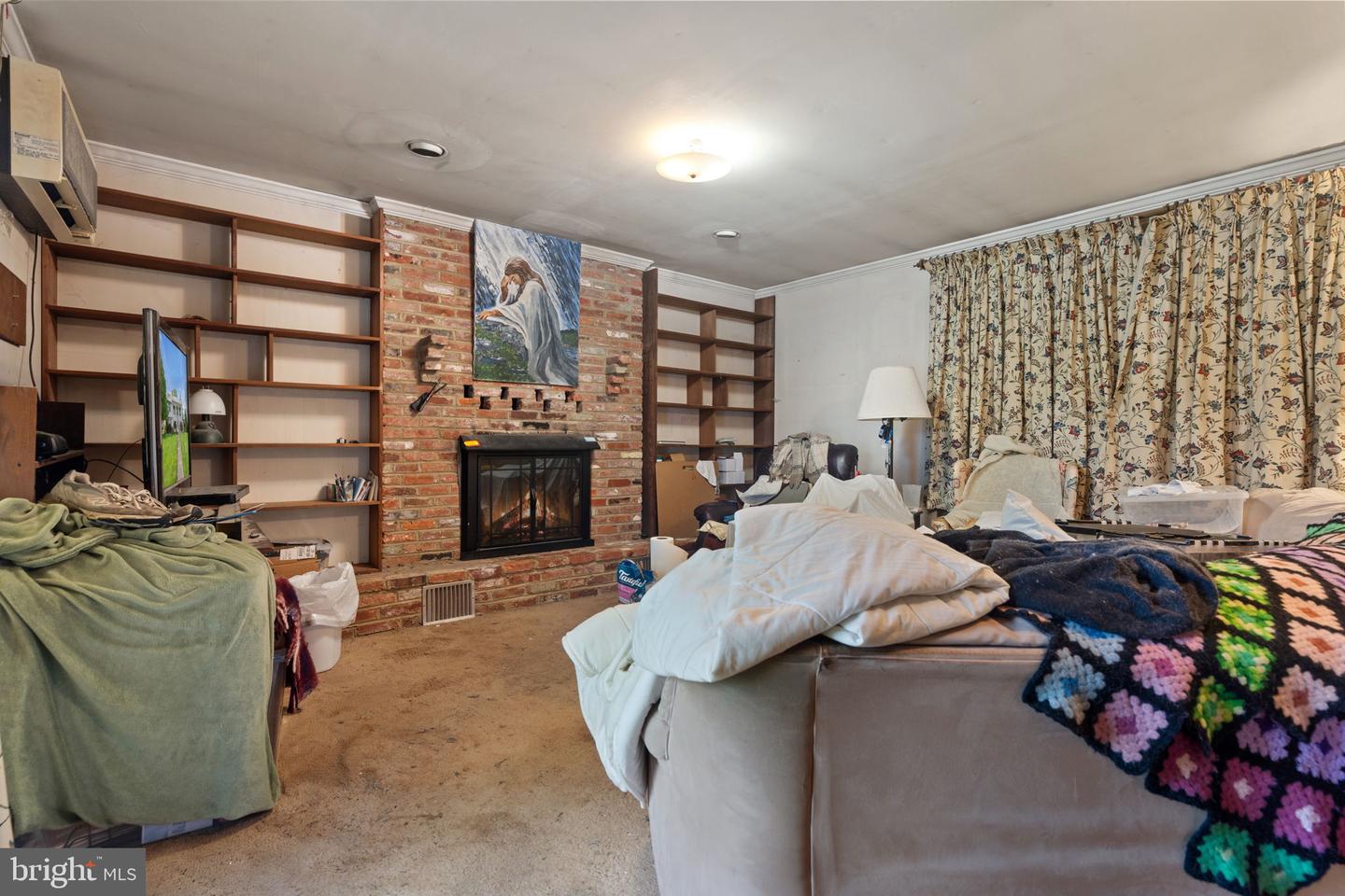 11700 ROGUES RD, MIDLAND, Virginia 22728, 5 Bedrooms Bedrooms, ,3 BathroomsBathrooms,Residential,For sale,11700 ROGUES RD,VAFQ2015822 MLS # VAFQ2015822