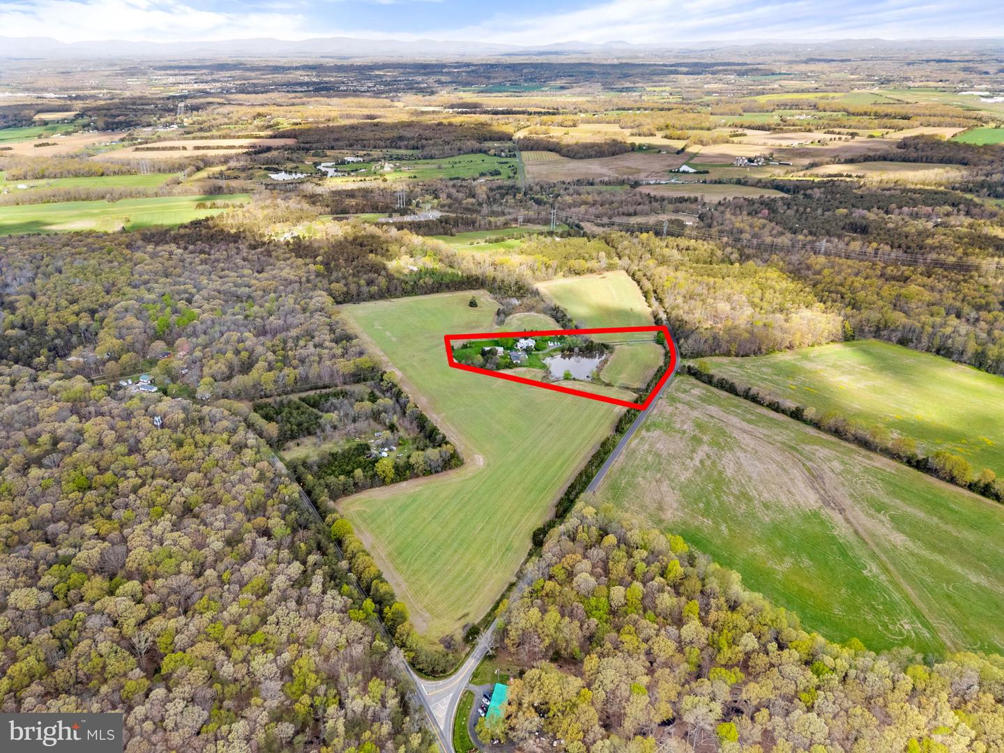 11700 ROGUES RD, MIDLAND, Virginia 22728, 5 Bedrooms Bedrooms, ,3 BathroomsBathrooms,Residential,For sale,11700 ROGUES RD,VAFQ2015822 MLS # VAFQ2015822