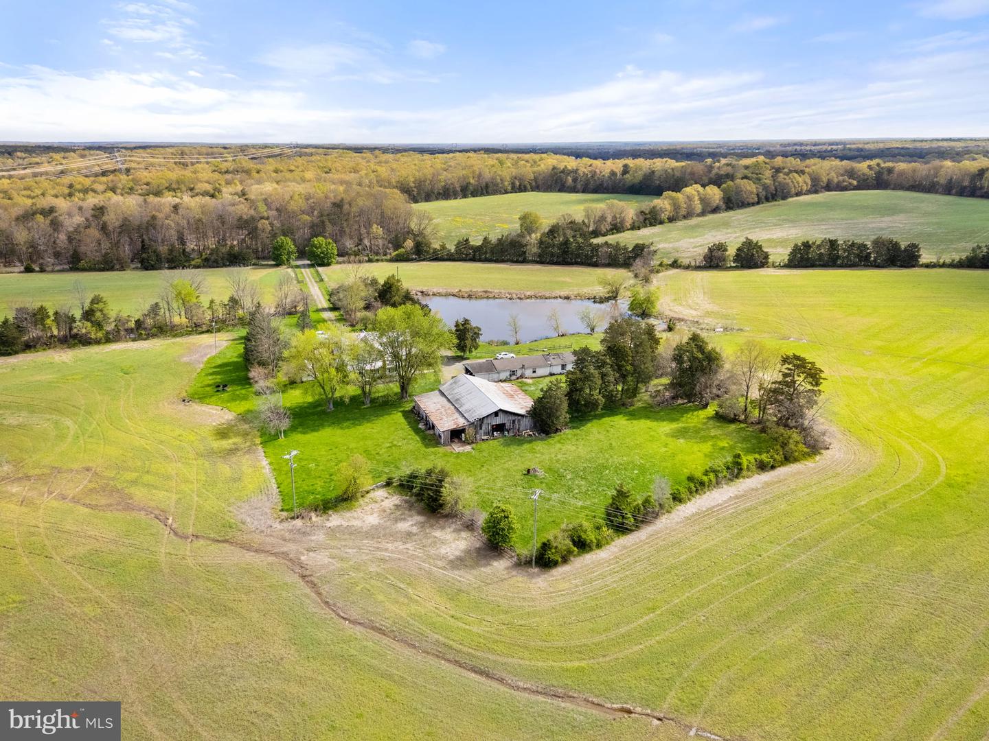 11700 ROGUES RD, MIDLAND, Virginia 22728, 5 Bedrooms Bedrooms, ,3 BathroomsBathrooms,Residential,For sale,11700 ROGUES RD,VAFQ2015822 MLS # VAFQ2015822